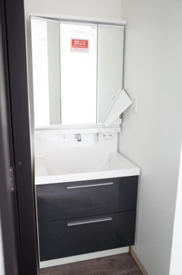 【洗面所】 | 生実町貸事務所 | 洗面台、お手洗い設備。