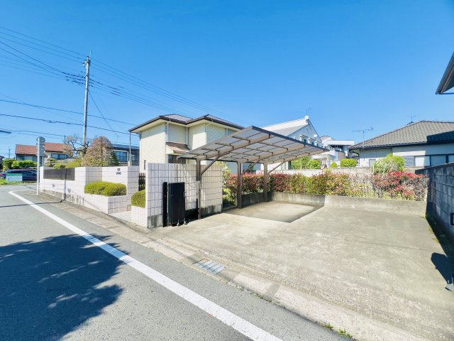 前橋市緑が丘町の前面道路含む現地写真|駐車スペース２台可能◎