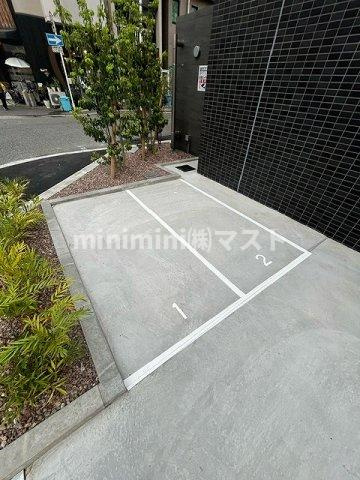 ファーストフィオーレあびこの駐車場