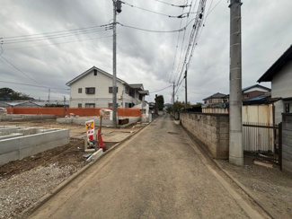 【前面道路含む現地写真】