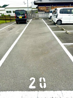 【駐車場】