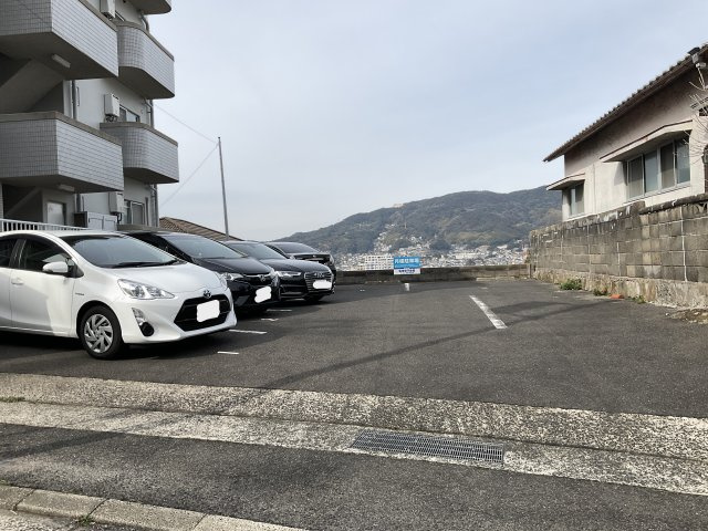 佐世保市峰坂町の駐車場の外観