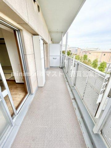 高見フローラルタウンイーストスクエア27のバルコニー