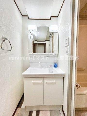 高見フローラルタウンイーストスクエア27の独立洗面台