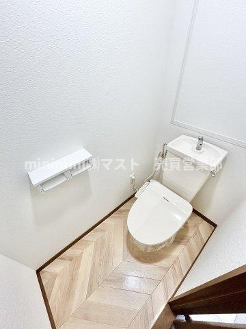 高見フローラルタウンイーストスクエア27のトイレ