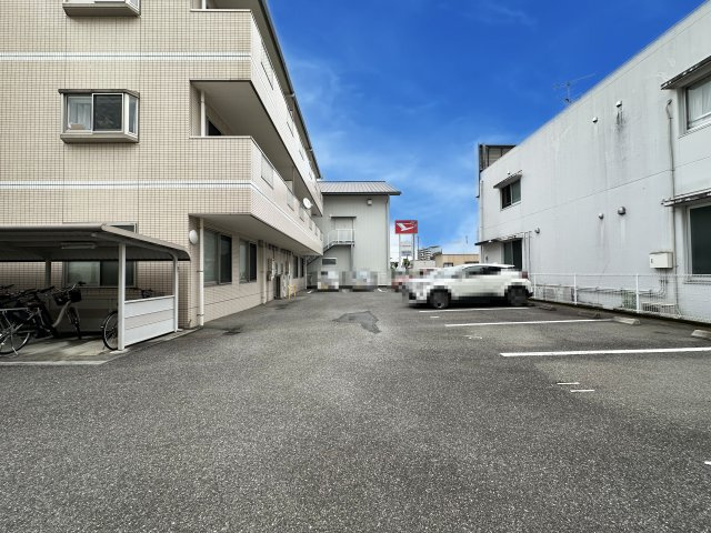 リバーパーク桂の駐車場