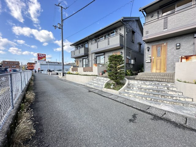 リビングタウン万々 A棟の外観