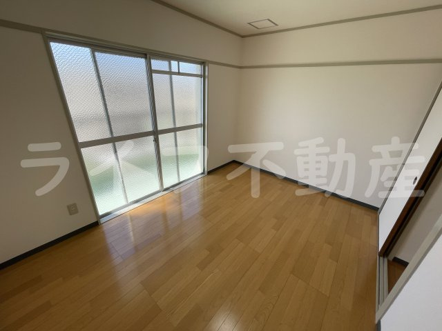 シャトー西村の洋室|コンパクトで使いやすい洋室です