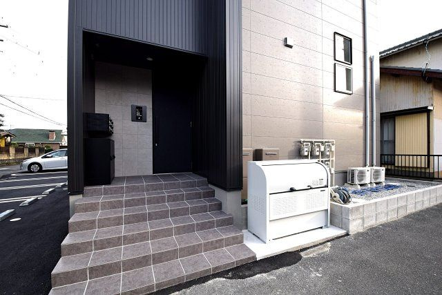【エントランス】 | スマイシアAPARTMENT西富田