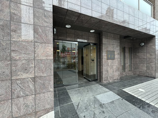 菱和パレス菊川のエントランス
