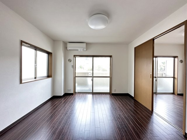 グランパレスパゴダの居間・リビング