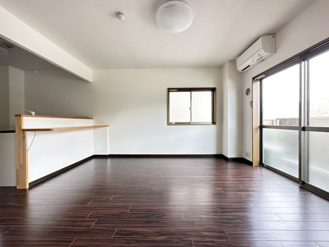 グランパレスパゴダの居間・リビング