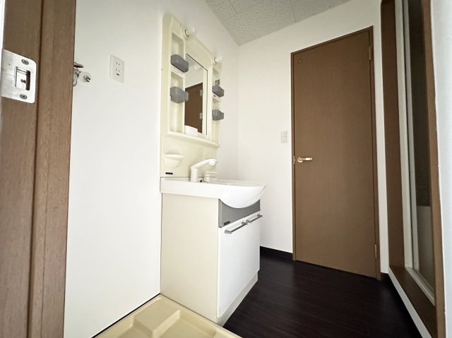 グランパレスパゴダの独立洗面台