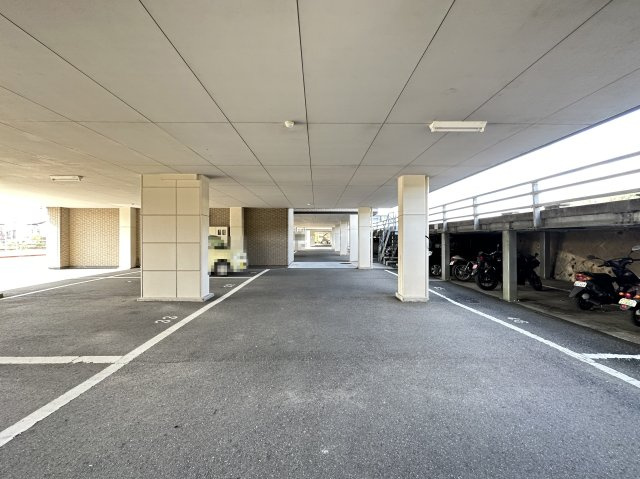 グランパレスパゴダの駐車場