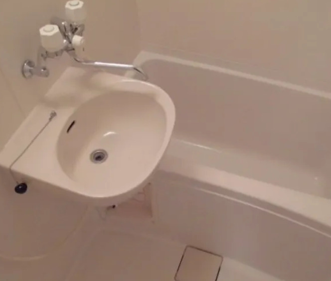 レオパレスエトワールの洗面所