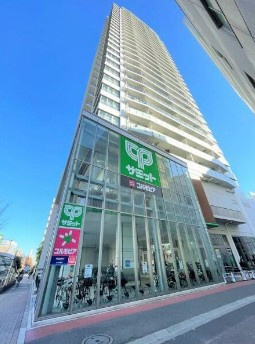 【外観】 | クラッシィタワー東中野 | 鉄筋コンクリート造のがっちりとした建物。