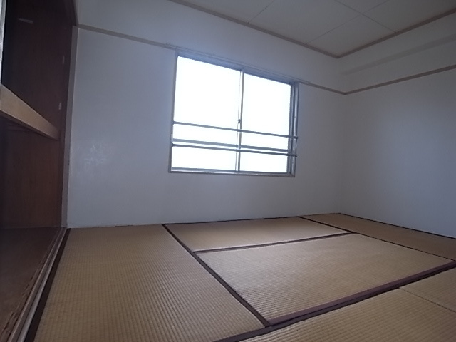 新堂マンションの居間・リビング