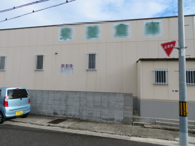 泉佐野市高松南３丁目の倉庫の外観