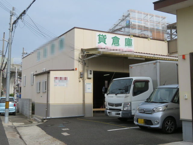 泉佐野市高松南３丁目の倉庫の外観