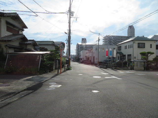 泉佐野市高松南３丁目の倉庫の周辺