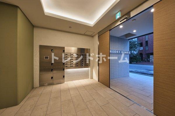 セオリー難波パレのエントランス|選べる家電プランあり！！