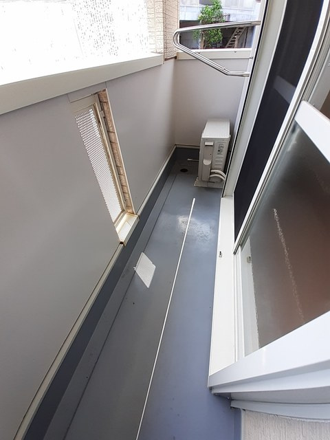 クレメント・ヒルのバルコニー|バルコニー