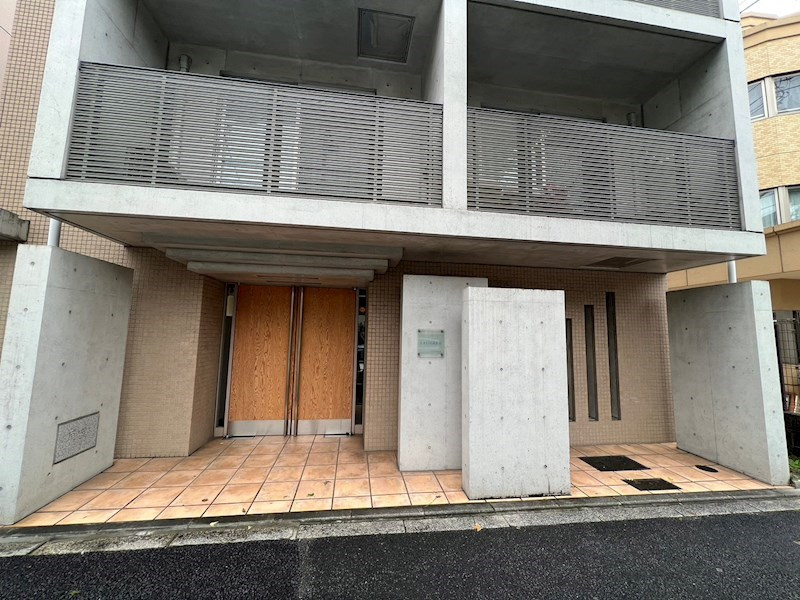 ラティエラ祐天寺の外観
