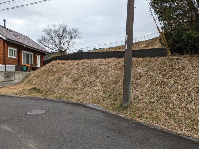 売土地　菊川市川上の前面道路含む現地写真
