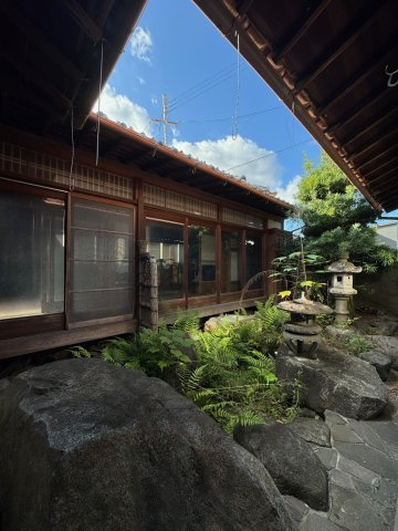 【外観】 | 香芝市狐井　中古戸建 | ◆中庭があるので四季の移り変わりを楽しんで生活していただけます♪