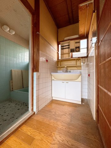 【独立洗面台】 | 香芝市狐井　中古戸建 | 洗面♪