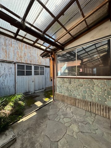 【外観】 | 香芝市狐井　中古戸建 | キッチンの勝手口から倉庫につながってます(^^)/