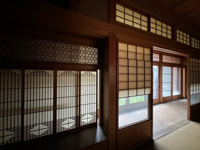 【内装】 | 香芝市狐井　中古戸建 | 室内は所々に和の可愛らしい装飾がたくさん残っています(^^)/