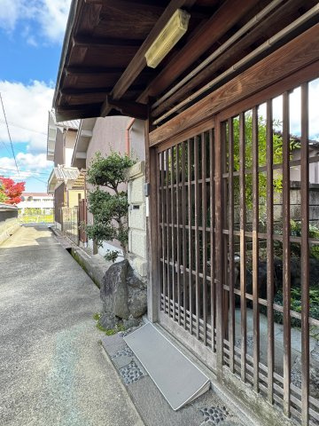 【外観】 | 香芝市狐井　中古戸建 | ★便利な立地ですが隠れ家のような古民家でセカンドライフをお過ごしされませんか(^^)