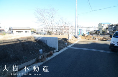 【前面道路含む現地写真】 | 綾瀬市寺尾本町１丁目　売地　【仲介手数料無料】