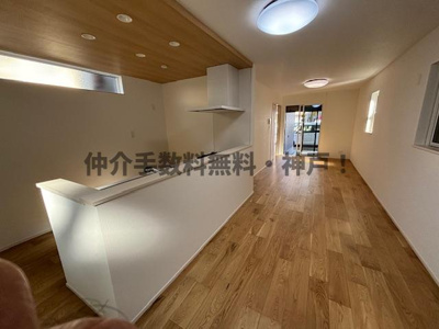 【居間・リビング】 | 明石市中朝霧丘　新築戸建　仲介手数料無料！ | ゆったりとした居間です