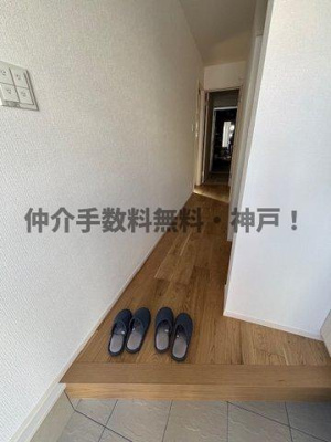 【玄関】 | 明石市中朝霧丘　新築戸建　仲介手数料無料！ | 落ち着いた玄関です