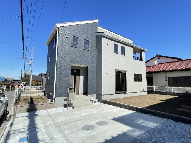 藤岡市上落合（全1棟）1号棟の外観|ナチュラルで飽きの来ないデザインは流行に左右されない家の形です。外構も綺麗に仕上がっています(^▽^)/
