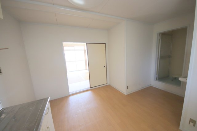 奈良市富雄元町４丁目のアパートの和室