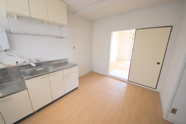 奈良市富雄元町４丁目のアパートの周辺