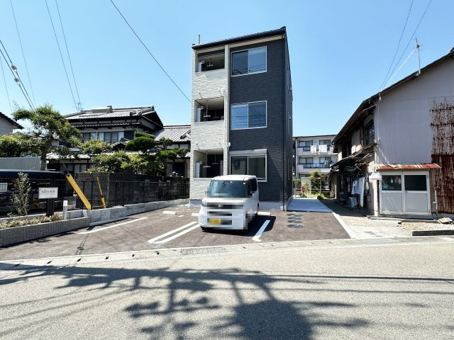 サンリット松葉の駐車場