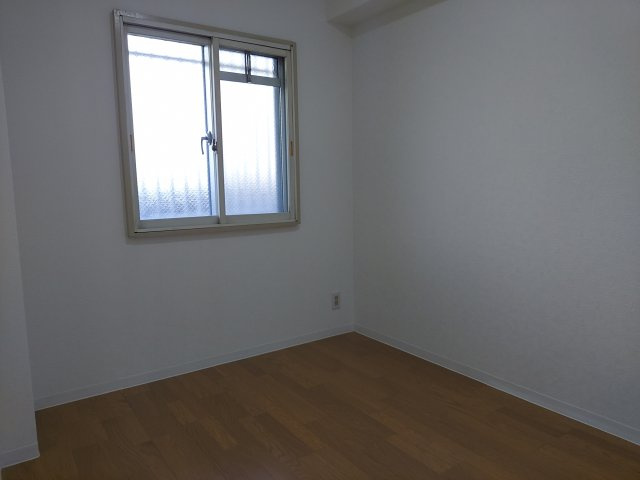 カルム伊丹緑ヶ丘の洋室|洋室約4.3帖