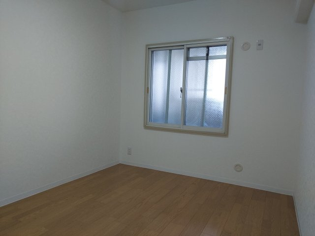 カルム伊丹緑ヶ丘の洋室|洋室約6.1帖