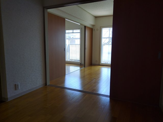 カルム伊丹緑ヶ丘の洋室|洋室約4.5帖