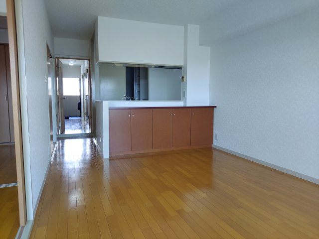 カルム伊丹緑ヶ丘の居間・リビング