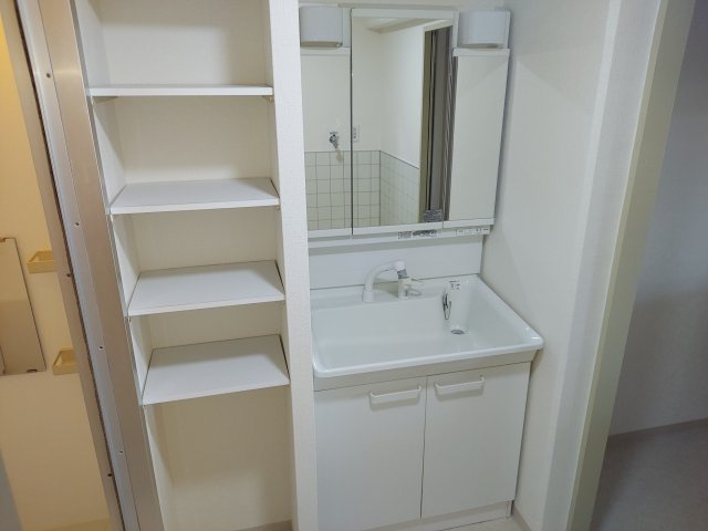 カルム伊丹緑ヶ丘の独立洗面台|洗面化粧台