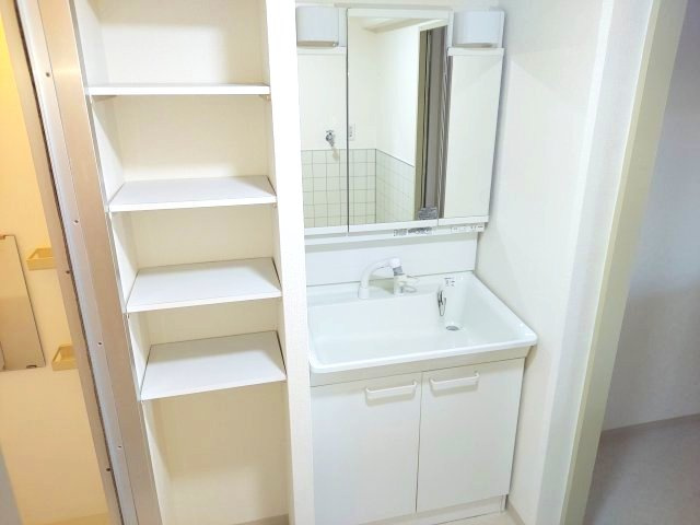 カルム伊丹緑ヶ丘の独立洗面台|洗面化粧台