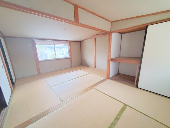 生駒市辻町のテラスの和室