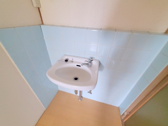 生駒市辻町のテラスの洗面所