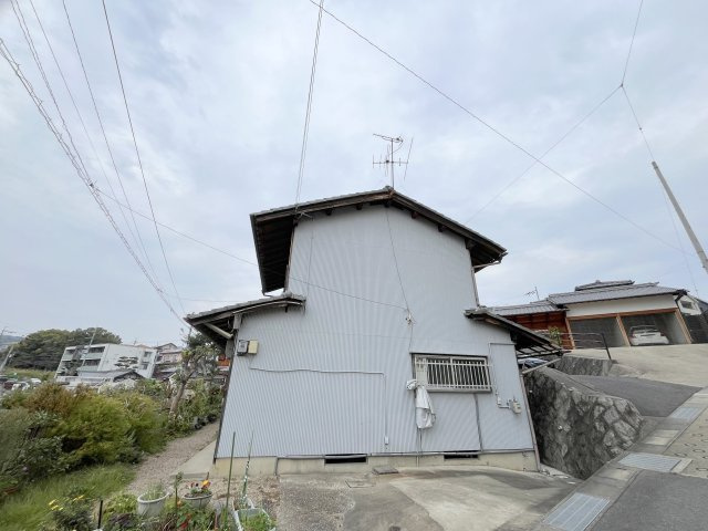 生駒市辻町のテラスの駐車場