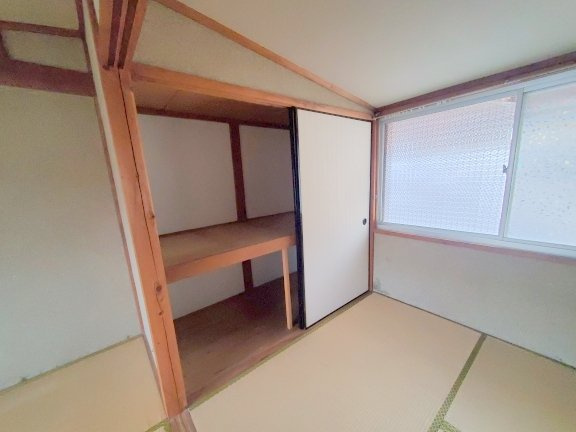 生駒市辻町のテラスの収納